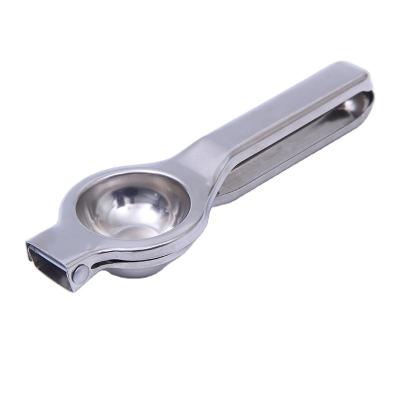 China Viable Creative Kitchen Instrument Stainless Steel Lemon Squeezer Lemon Clip Household Manual Juice Squeezer for sale