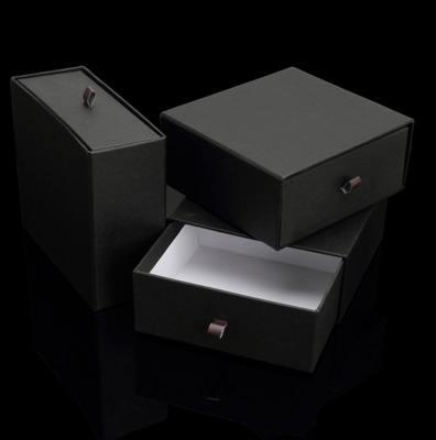 China Recyclable black paper box with strong lid and base quality for watch and jewelry with custom hot-foil LOGO for sale