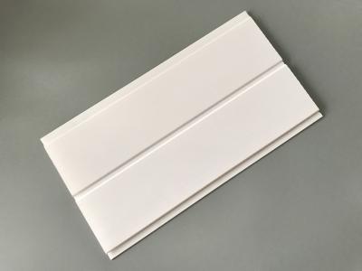 China Painéis de parede brancos lisos do Pvc do branco, paneling resistente da umidade para banheiros à venda