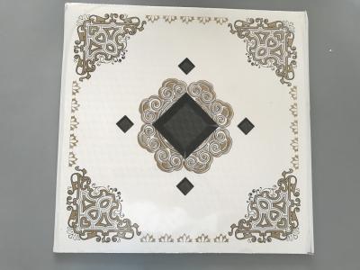 Chine Les tuiles imperméables de plafond de baisse, plafond décoratif de PVC couvre de tuiles 595mm*595mm à vendre