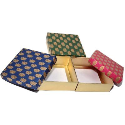 China Sturdy Recycled Materials Gift Box Christmas, Perfect Cardboard Gift Packaging Boxes For Cookies Cupcakes Wedding Favors Or Any Small Gifts for sale