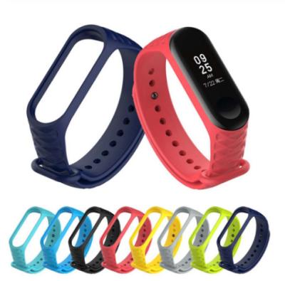 China Plastic Silicone Strap Replacement Wristband Wristband TPU Diamond Pattern For Xiaomi MI Band 3 Smart Band 4 for sale