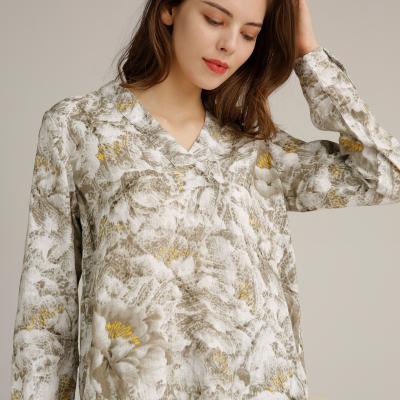 China Blusa de lino impresa floral tejida manga larga con el cuello con cuello de pico en venta