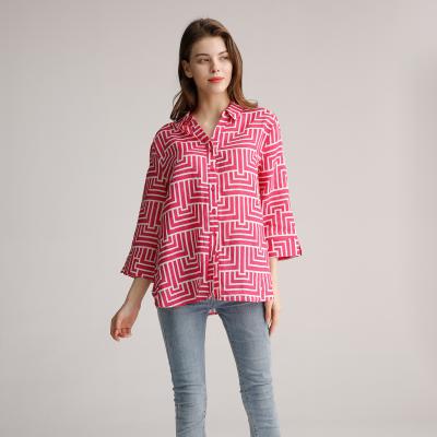 Cina Maze Pattern Ladies Casual Tops più il bottone di dimensione giù le bluse per l'autunno della primavera in vendita