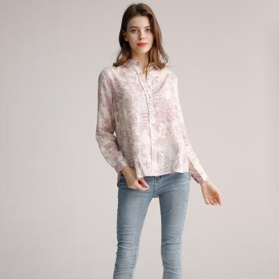 China manga larga de la blusa floral de lino del 100% tejida top con cuello de pico del frente del botón en venta