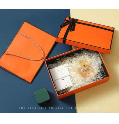 Cina OEM/ODM Single Pack Size Gift Box Packaging con stampa del logo personalizzato in vendita