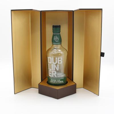 China Magnetic Wine Luxury Cardboard Box With Varnishing Stamping Printing for sale