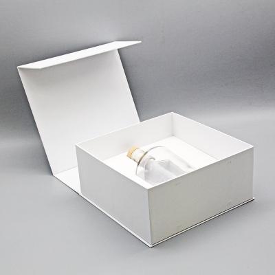 China Custom Printed White Luxury Cardboard Box With Matt Lamination Varnishing Printing for sale