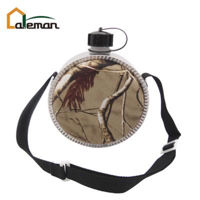 China Plastic PE Camouflage 1900ml Desert Canteen , Camouflage Round Western Canteen New Arrival OEM Orders Accepted for sale