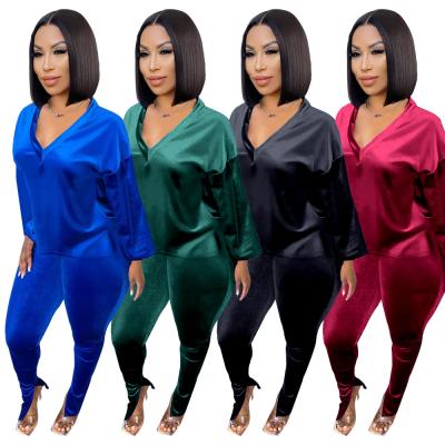 China 2022 New Arrival Solid Color Logo Spring V-Neck Long Sleeve Breathable Velvet Winter Two-Piece Outfits For Women for sale