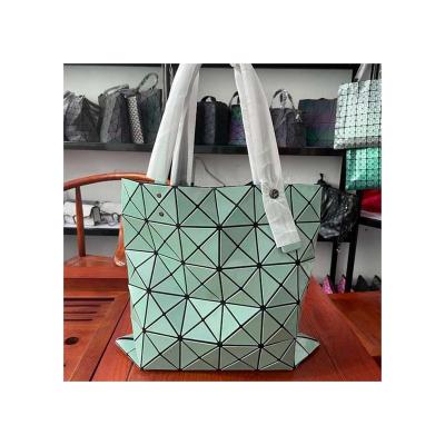 China Water-resistant best-selling portable ladies large capacity shopping PU leather rhomboid shoulder bag for sale