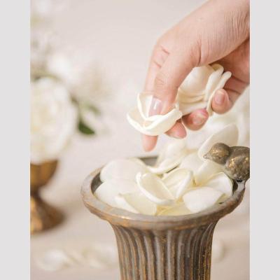 China Wedding Romantic Wedding Party High Quality Wholesale Rose Flower Petals Artificial Silk Rose Petals for Wedding Decorations for sale