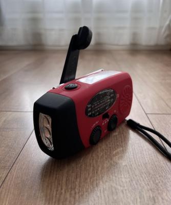 China PORTABLE Emergency portable hand crank radio flash light with 2000mAh battery for sale