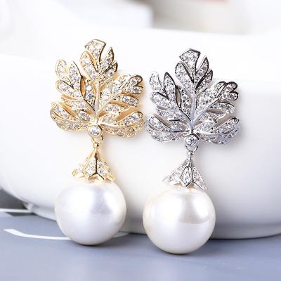 China FASHIONABLE Wholesale Elegant Leaves Drop Earrings Pearl AAA Zirconia Women Jewelry For Wedding Rhodium Plated Brass Earrings for sale