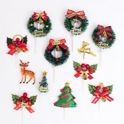 China Christmas Cake Decorating Insert Card Grass Circle Sheet Grass Circle Sheet Old Man Snowman Deer Gift Package Plastic Christmas Tree Cake Decorating Supplie for sale