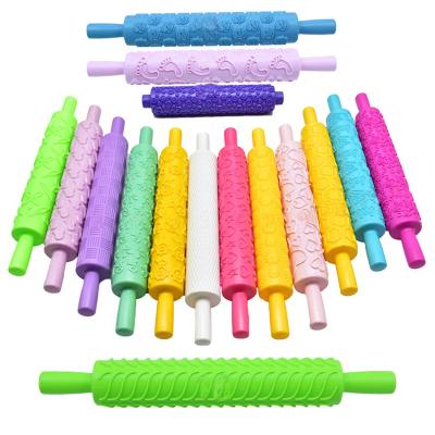 China Sustainable Fondant Cake Embossed Pin Baking Printing Cake Mold Rolling Pin Sugar Crusted Knurling Stick 16 Styles for sale