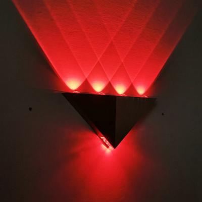 China Modern Led Triangle Wall Villa Wall Mount Sconce Outdoor Wall Sconce Bracket Light Indoor Modern Led Wall Lamp For Hotel Room for sale