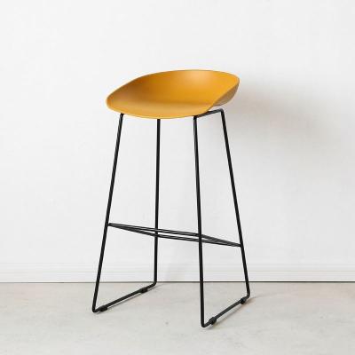 China Modern Wholesale Commercial Furniture Bar Stool Cafe Shop High Sneak Steel Frame Plastic Bar Chair for sale