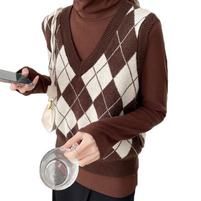 China Sleeveless Knitted Tops Brown Argyle Geometric Casual Sweater Anti-wrinkle Women's Vintage Style V-neck Vest for sale