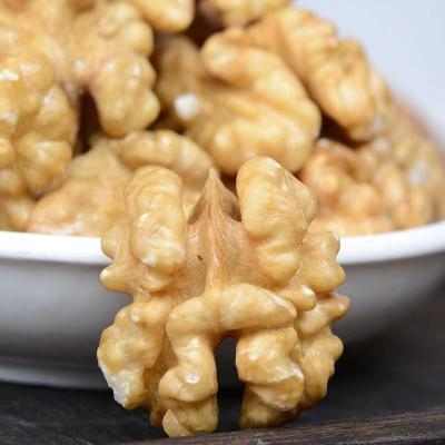 China Fresh Hot Selling Healthy Snacks Walnut Kernels Light Halves Dried Nuts for sale