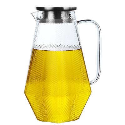 China Modern Large Borosilicate Glass Sustainable Pitcher With Lid Fruit Juice Iced Tea Pitcher Hot And Cold Water Carafe With Stainless Steel Lid for sale