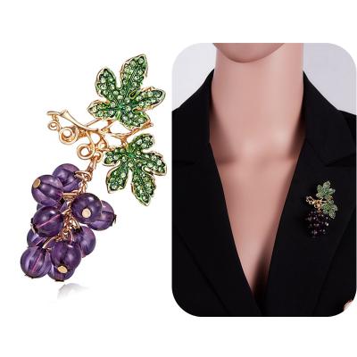 China ALLOY Fashion Grape Purple Glass Brooch Pins Jewelry With Zircons Fruit Icons Brooches Badges On Bag For Women Elegant Wedding for sale