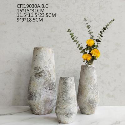 China Traditional Creative Design Flower Vase Handmade Home Wedding Decoration Craft Ornament Centerpieces Ceramic Vases for sale