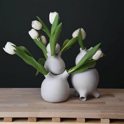 China Modern Novelty Design Items Hotel Decoration Table Flower Vase For Wedding for sale