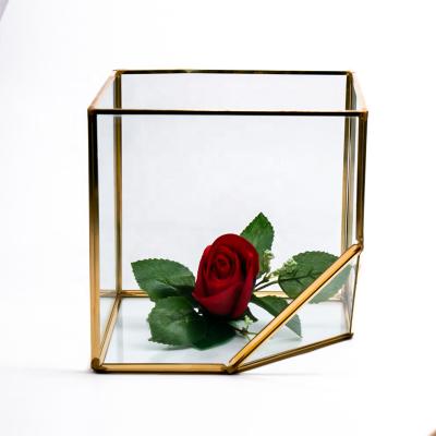 China Art Deco Wholesale Clear Mini Greenhouse Geometric Glass Vase For Home Decor Flowers To Wedding 500pcs carton for sale