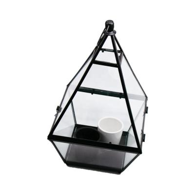 China Modern Made Black Geometric Glass Mini Greenhouse Glass Flower House Used Glass Succulent Mini Greenhouse for sale