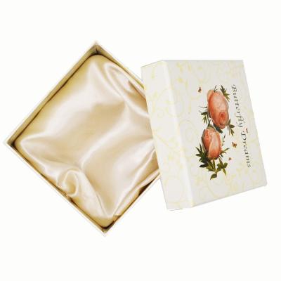 China Recycled Materials Custom Coffee Mug Packaging Gift Box With Tray Satin Insert for sale