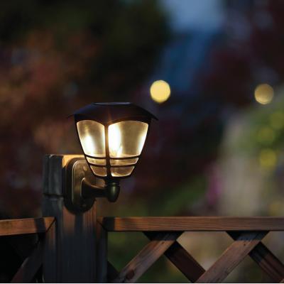 China Incandescent Plastic Waterproof Automatic Outdoor Garden Light IP44 Lens Tempered Glass Bulb Solar Wall Light for sale