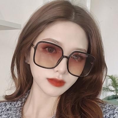 China Fashion Sunglasses Wholesale Fashion Brand Designer Oversized Big Frame Shades Clear-Lens Eyewear Female Glass Sunglasses Square Women for sale