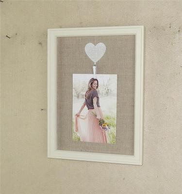 China Fashion high quality 6*4 photo frame wholesale, low price burlap covered heart paperweight picture frame for sale