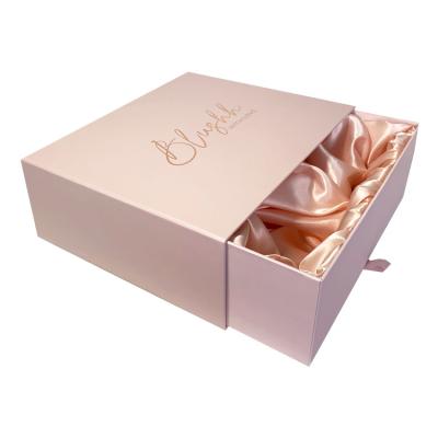 China Custom Virgin Brazilian Hair Extension Wig Recycled Materials Body Wave Packaging Drawer Paper Boxes With Satin for sale