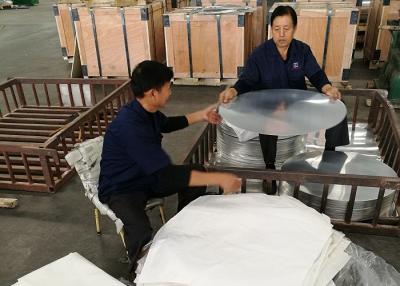 China Diepgetrokken Aluminium met hoge weerstand om Cirkel het Anodiseren voor Vette Braadpannen Te koop