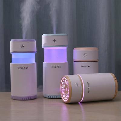 China 2022 Hot Sale 200ML Car Ultrasonic Car Mist Diffuser Humidifier 5V USB Cool Air Portable Humidifier for sale