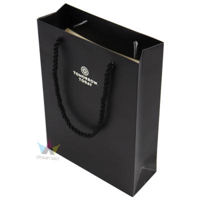 China Handmade High Quality Customized Packaging Bag With Logo Custom Clothing Packaging Bags for sale