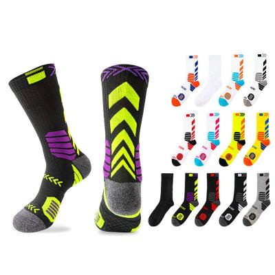 China Breathable On The Line Custom Men Sport Baseball Soccer Football Club Terry Thick Anti Slip Socks Over The Knee Socks Custom Mens Soccer Grip Sock for sale