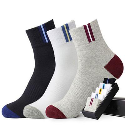 China 2023 Manufacture Wholesale Men's Extra QUICK DRY Winter Thickening Non Slip Bumps Fashionable Socks Sports Custom Socks for sale