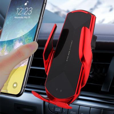 China Cell Phone LVSHUO Smart Charger 15W Sensor Auto-Mount Infrared Sense Car Air Vent Auto Mount Phone Holder Wireless Charger for sale