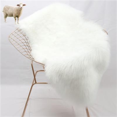 China Indoor Faux Fur Carpet Blankets Artificial Fur Decoration White Fur Blanket for sale