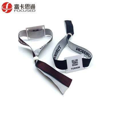 China NTAG213 Access Control NFC Wristband With Disposable QR Code MIFARE RFID Wristband Tag for sale