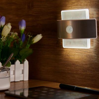 China Modern Wireless Wall Light Rechargeable LED Motion Sensor Stick On Anywhere Motion Sensor Night Light for sale