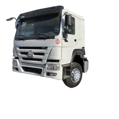 China Chinesische Howo Sinotruck Traktor Kopf Lkw für Kunden Optional und Semi-Anhänger zu verkaufen