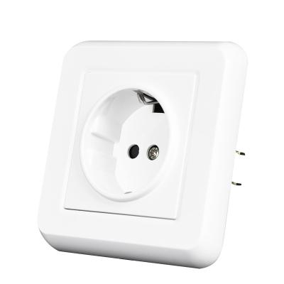 China With 1.4mm Iron Plate / With Mounting Claw EU Standard White AC 110~250V 16A Power Socket PC Panel Wall Power Socket SRAN F101-GR01 for sale