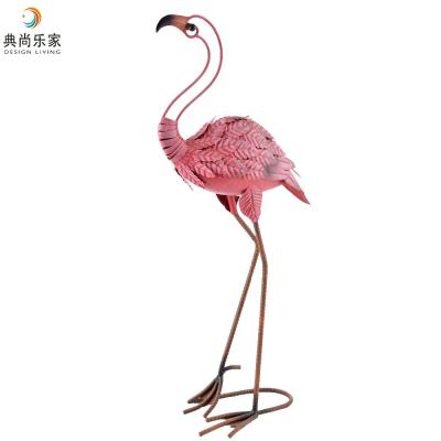 China 2018 Decoration Metal Garden New Flamingo Pink Figurine for sale