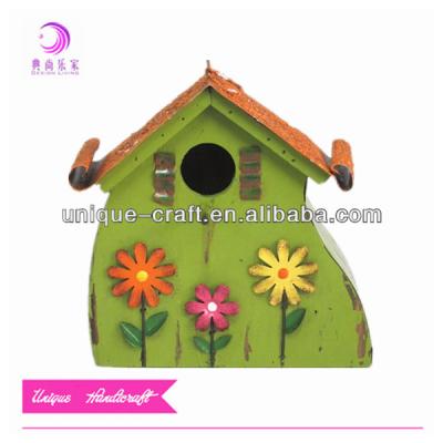 China Handmade Unfinished Wooden Bird House Sustainable Garden Decoration New Wholesale for sale