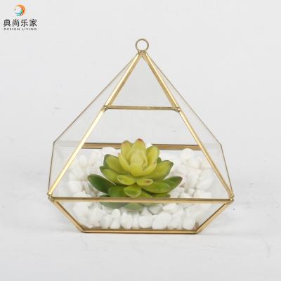 China Modern Clear Glass Air Plant Pot Hanging Square Pyramid Geometric Mini Greenhouse for sale