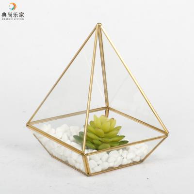 China Mini Greenhouse Glass Gold Pyramid Geometric Hanging Pots For Succulent Air Plants for sale